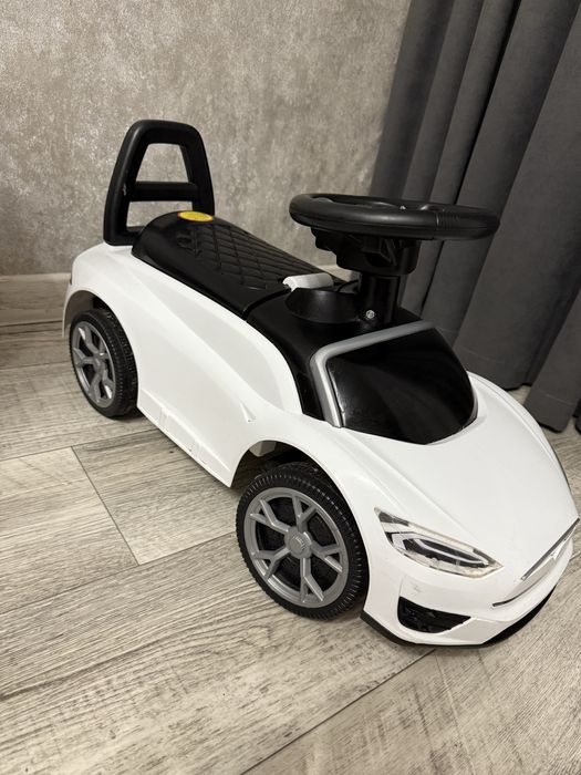 Машина Толокар tesla