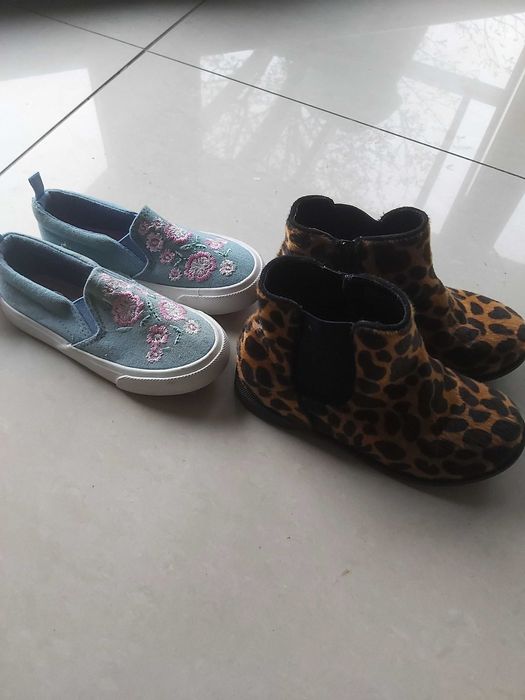 Buty dziecięce 25 i 29