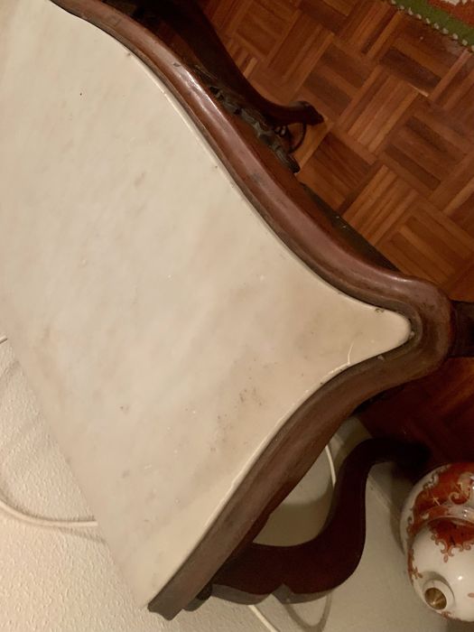 Consola em pedra e madeira