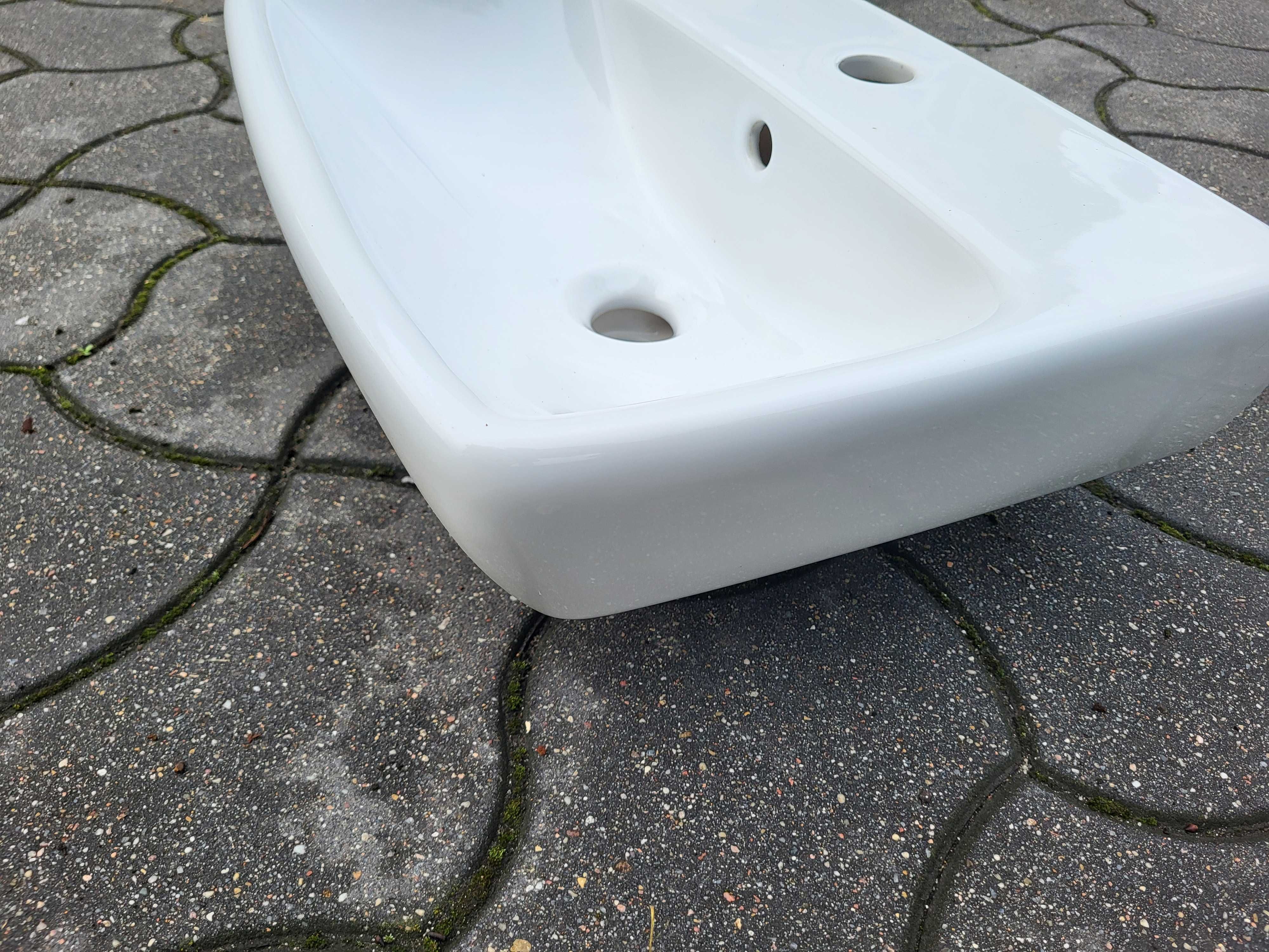 Umywalka łazienkowa Koło 45x35 z otworem na kran nowa