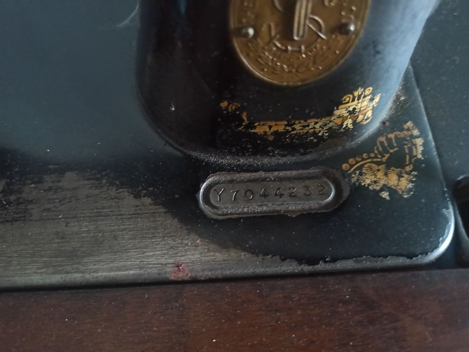 Старовинна  швейна машина ножна Singer оригінал