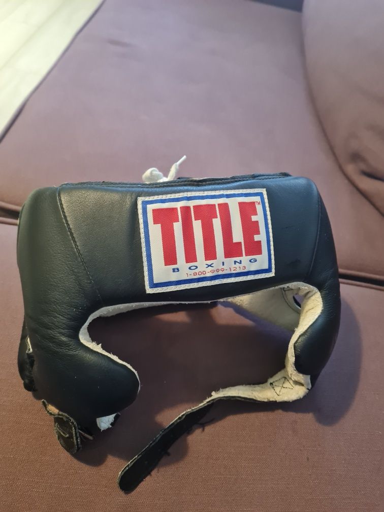 Шлем для бокса Title