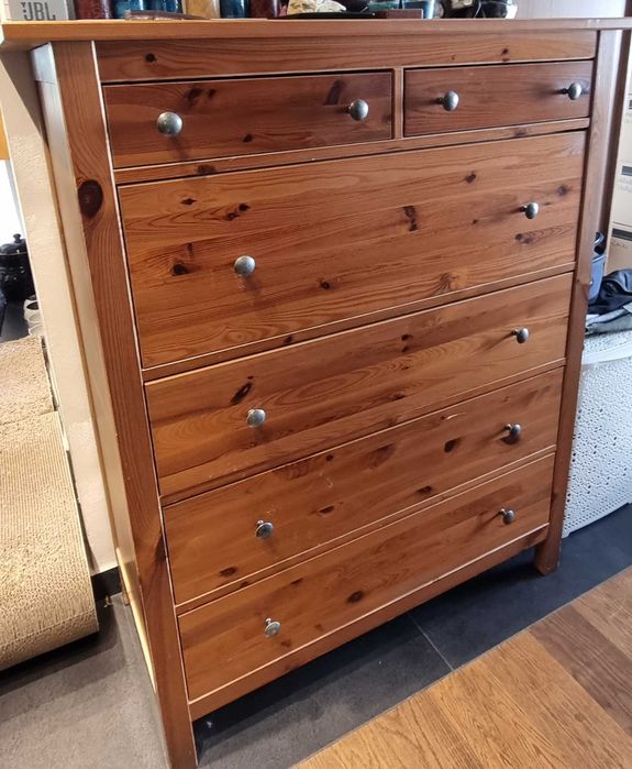 Sprzedam meble do sypialni- IKEA HEMNES - łóżko, szafki nocne, komodę.