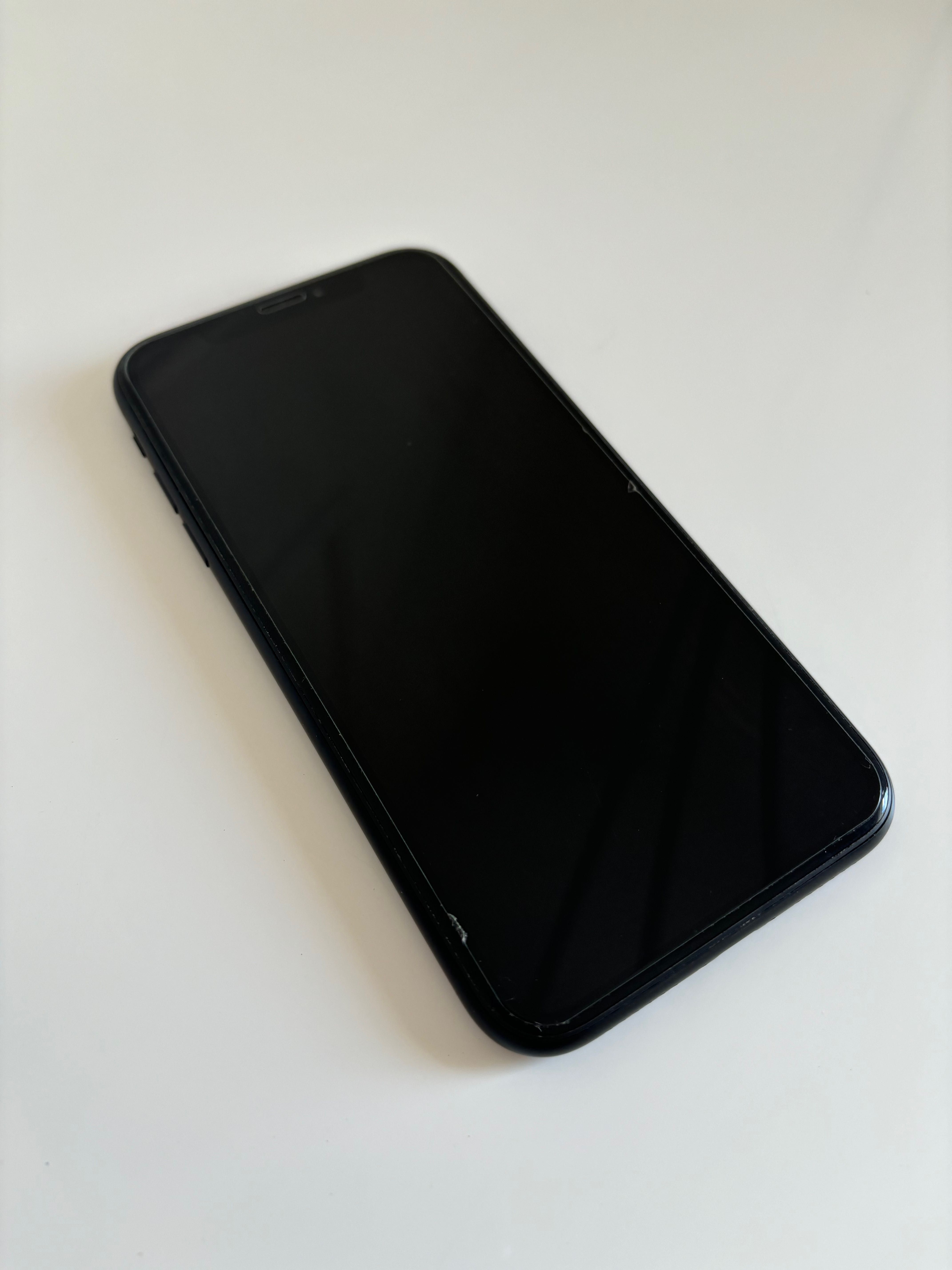iPhone XR czarny 64 GB