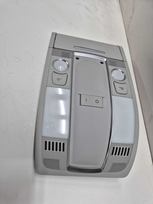 audi a6 c6 lampka oświetlenia oświetlenie kabiny LED