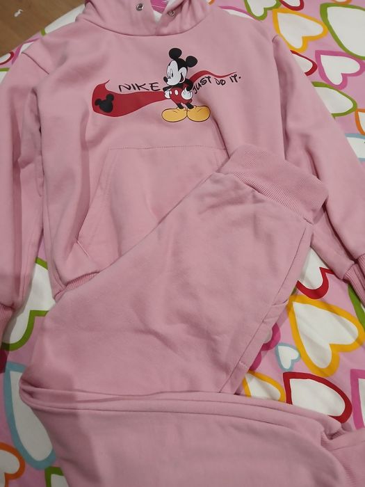 Conjuntos com carda 8 anos 5€ cada