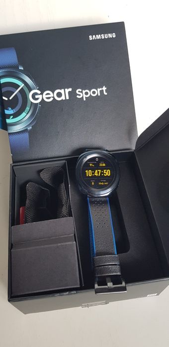 Продам смарт часы SAMSUNG Gear Sport