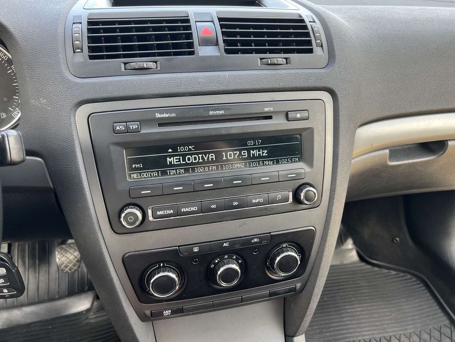 Skoda Octavia A5 2012 год 1600 газ/бензин mpi с механикой