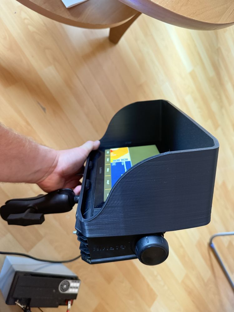 Osłona na Echo Garmin Echomap UHD2 92SV