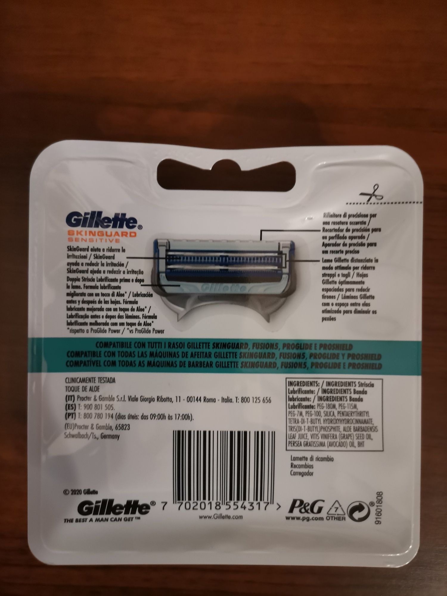 Wkłady Gillette Skinguard sensitive 8 sztuk + GRATIS 2 maszynki blue 3