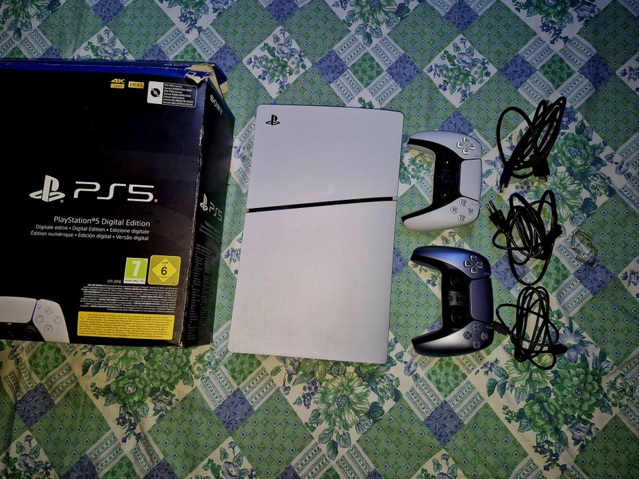 Playstation 5 e Dois Comandos