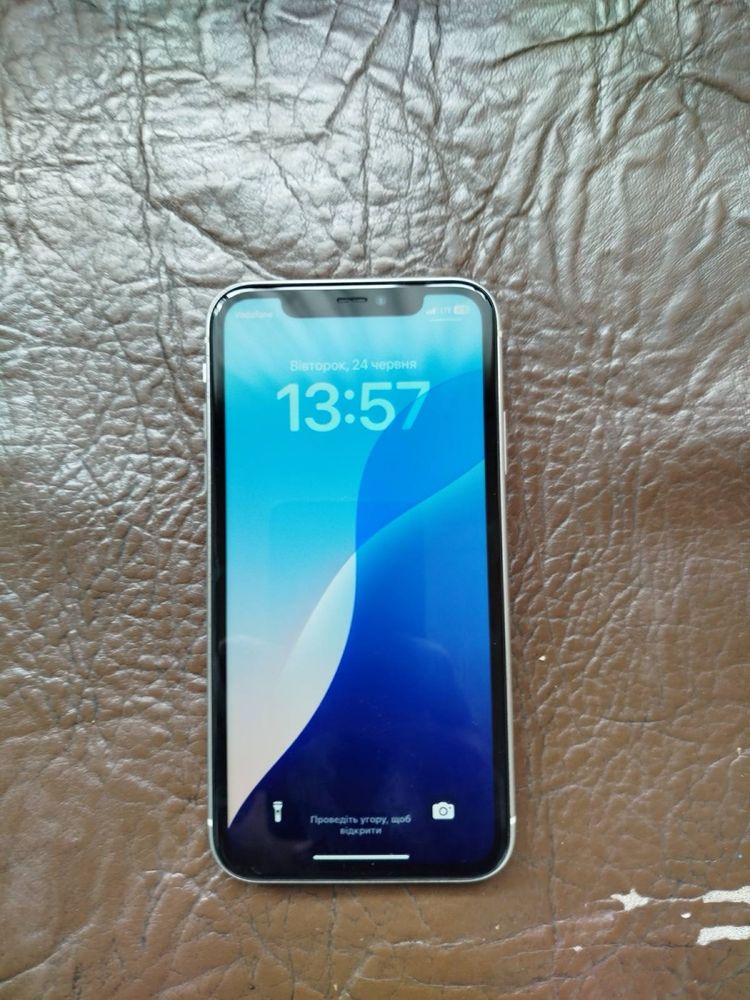Iphone 11 білий 77% акб