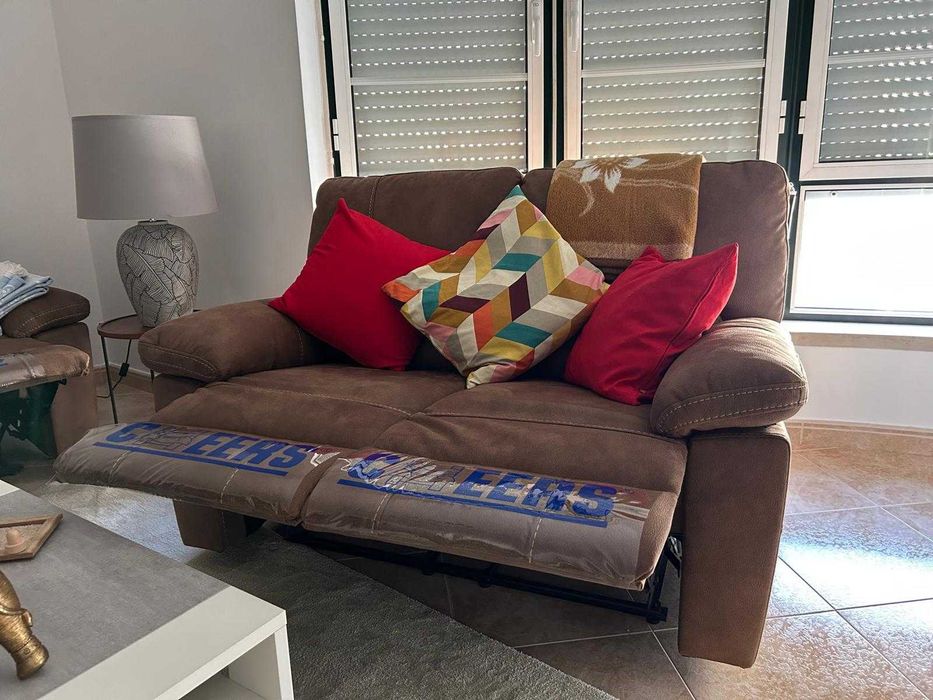 conjunto 2 sofás praticamente novos