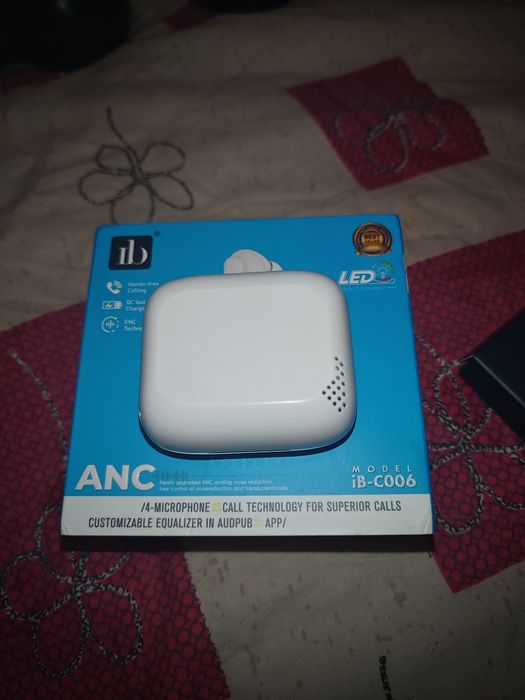 Продам блютуз навушники,з экраном.