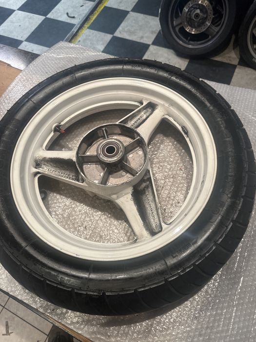 Honda VFR 750 RC24 Koło Felga michelin Macadam 140/80-17 V439