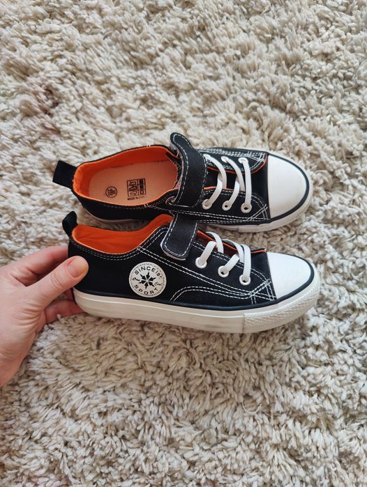 Кеди стильні в ідеальному стані, розмір 35