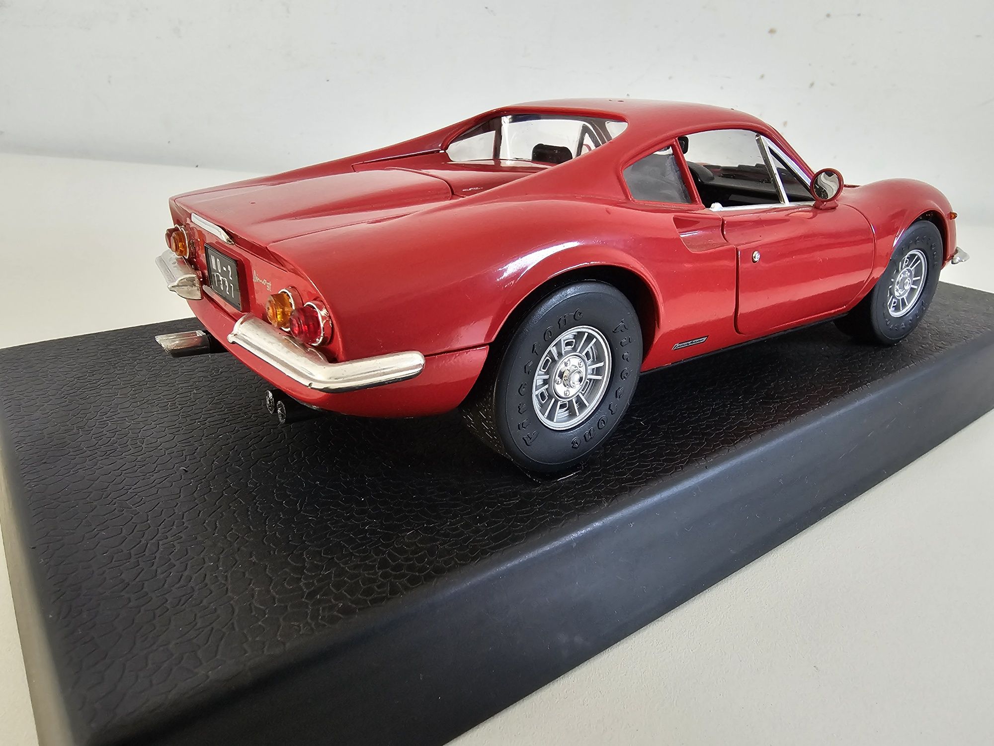 Ferrari Dino 246 GT 1969 MCG 1:18 Model Anson