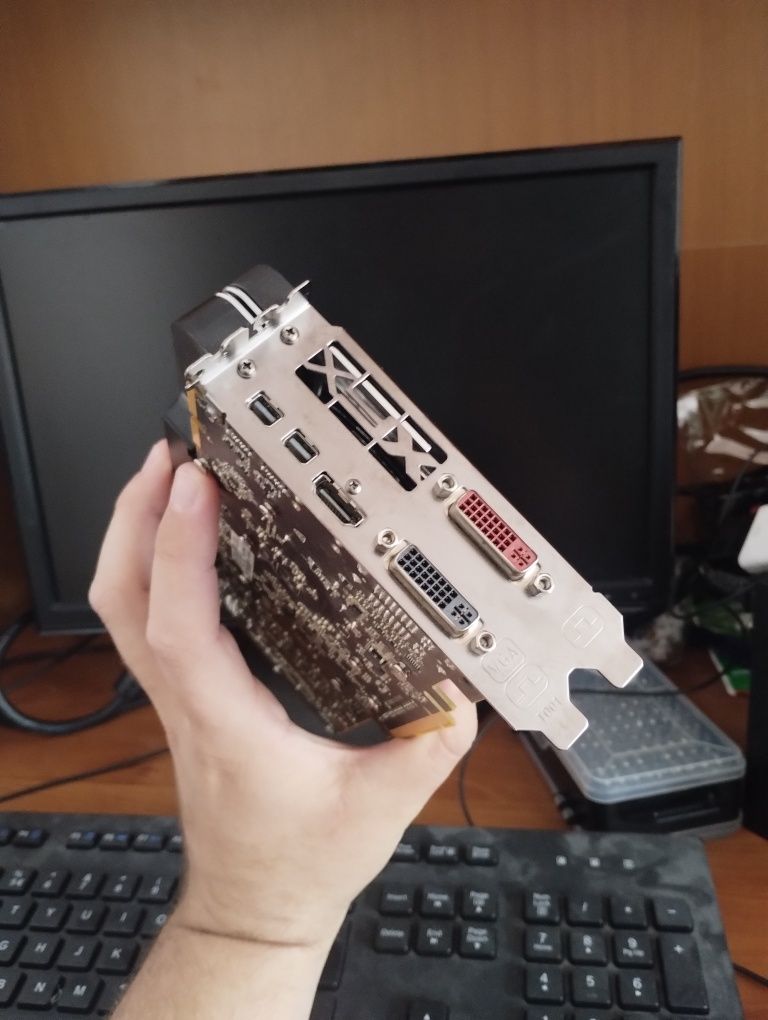 Radeon R9 280x XFX