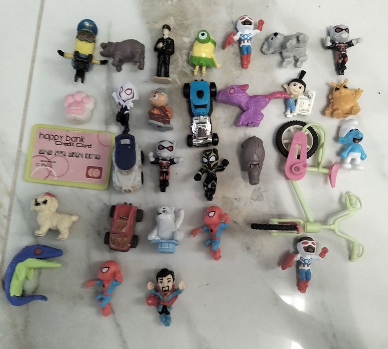 Іграшки Kinder і інші