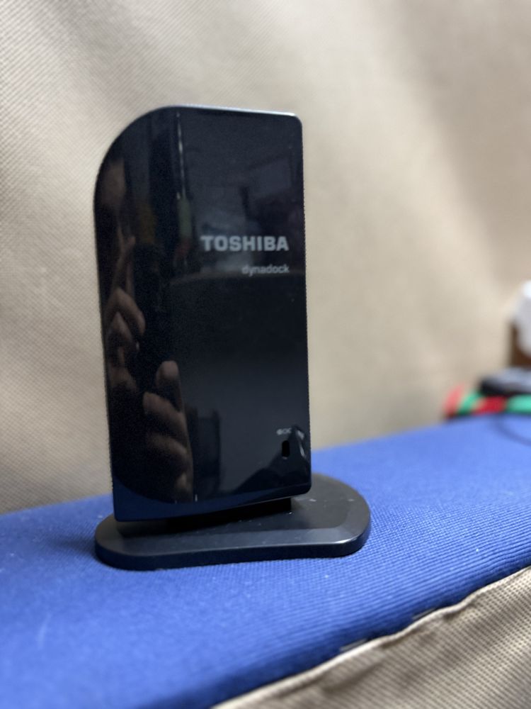Estação de acoplamento Toshiba Dynadock (PA3927U1PRP)