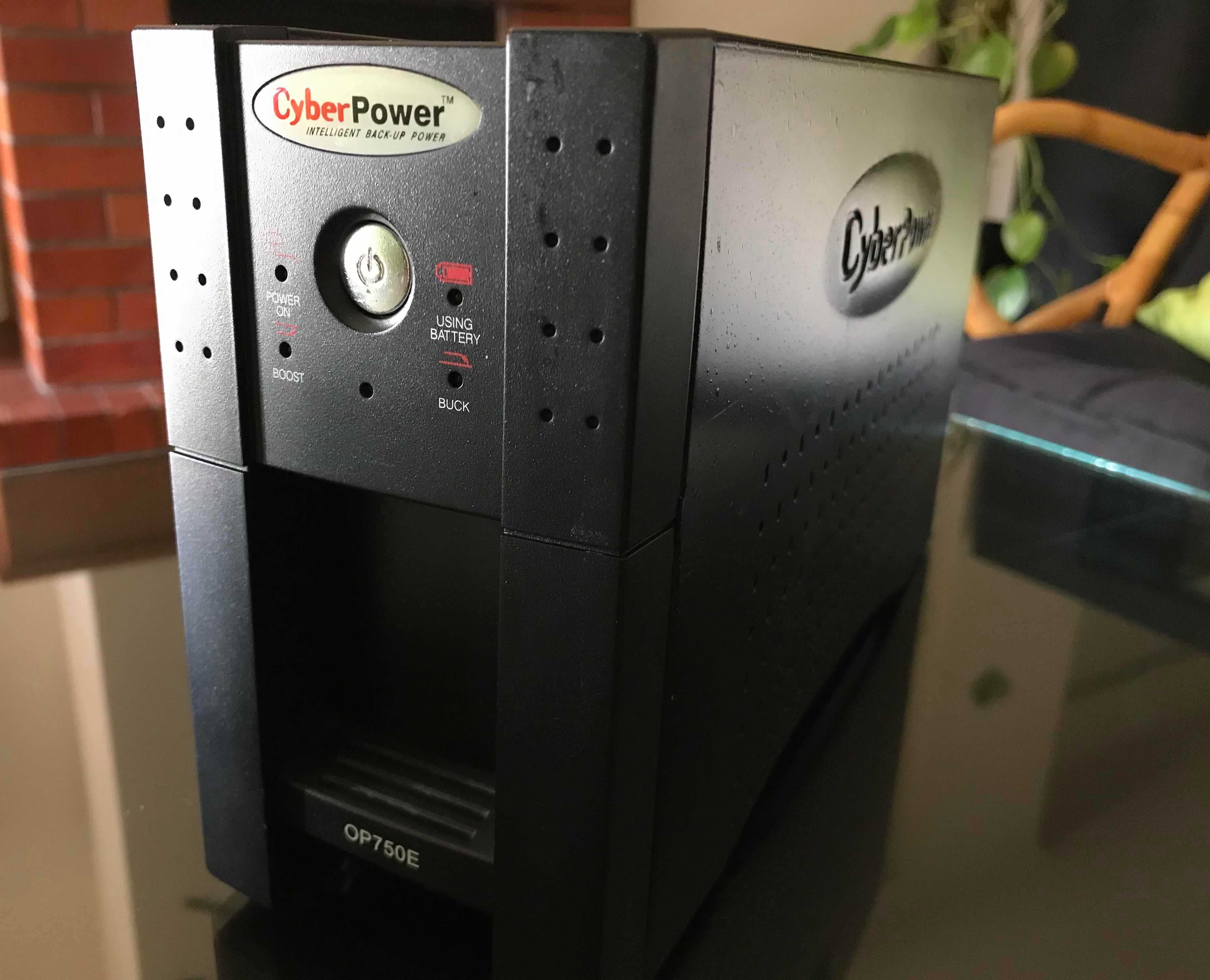 UPS CyberPower 450WT