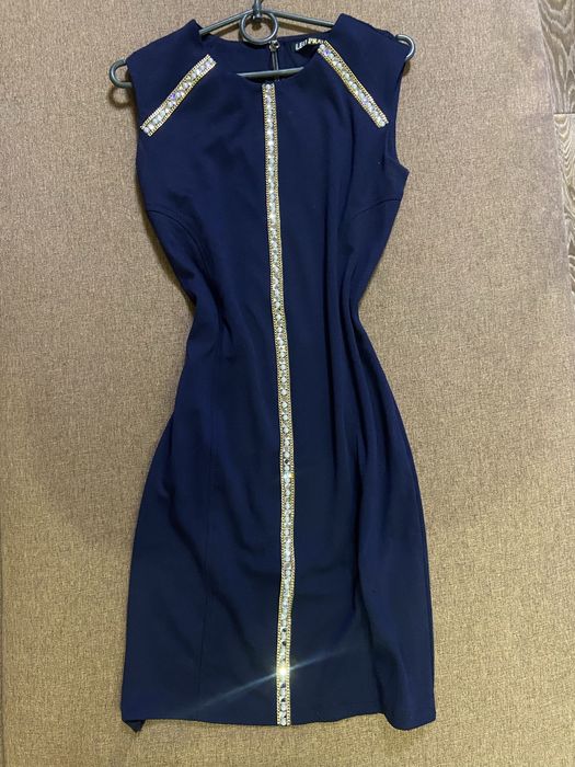 Сукня з камнями, плаття