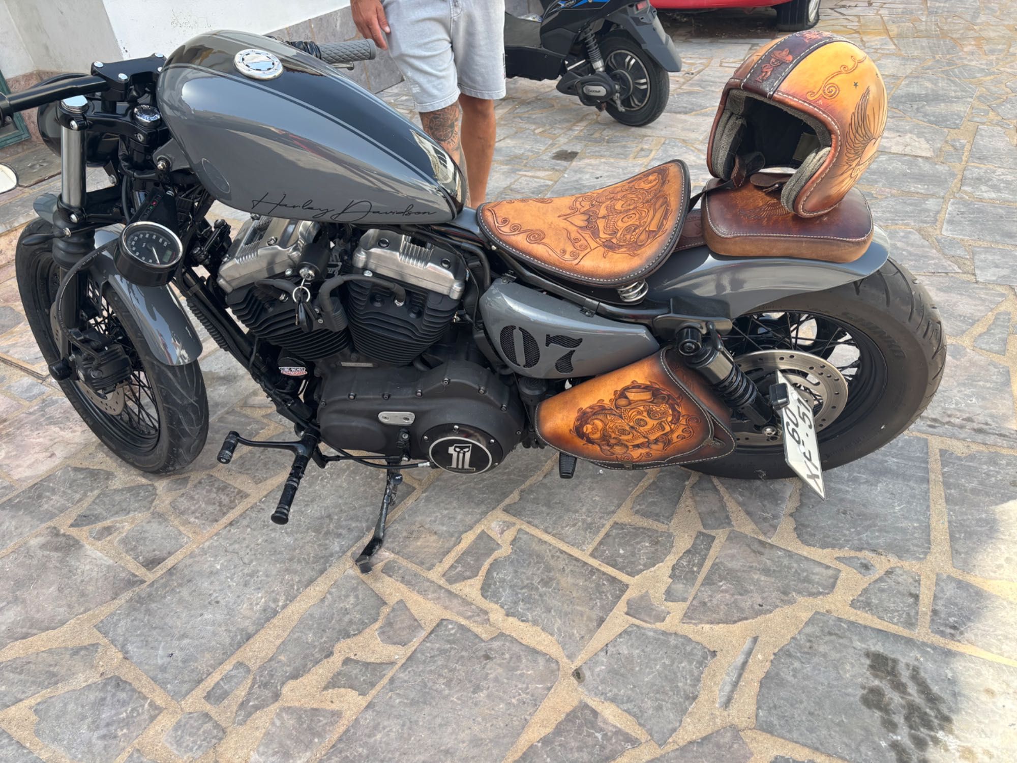Vendo mota nova , como se pode ver nas fotos. .