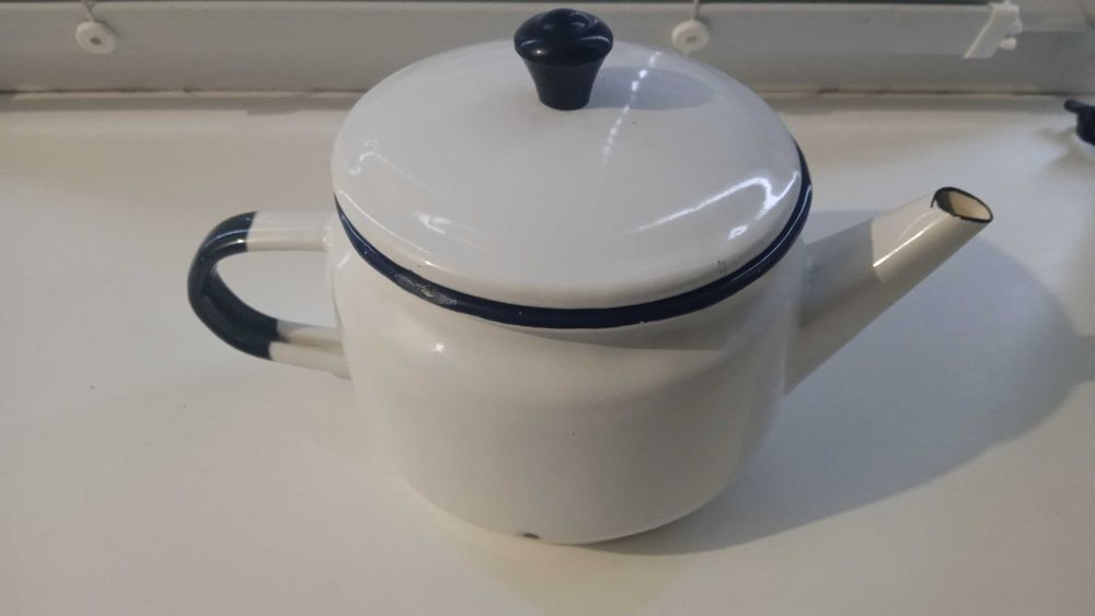 Новый советский эмалированный чайник