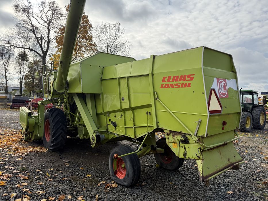 Комбайн зернозбиральний Claas Consul