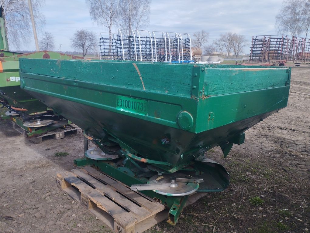 Розкидачі мінеральних добрив Amazone-18, 2013р