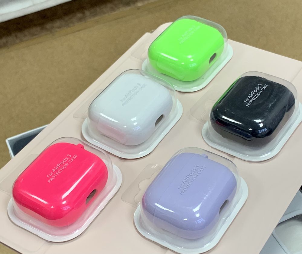 Чехол Silicone Case AirPods 3 pro с микрофиброй внутри и карабином