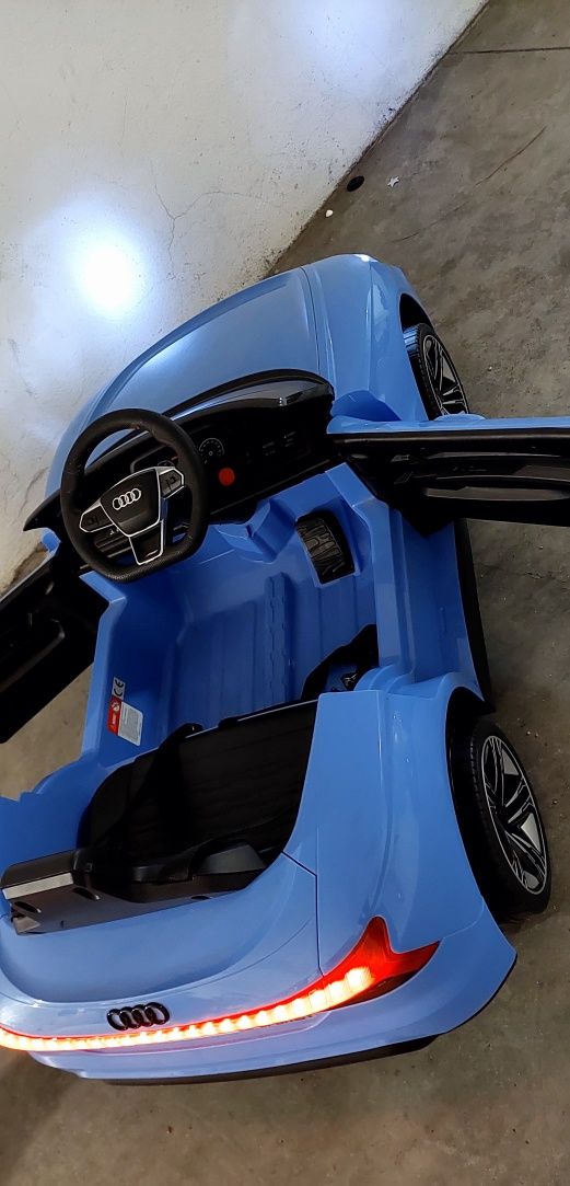 Carrinho de passeio  audi