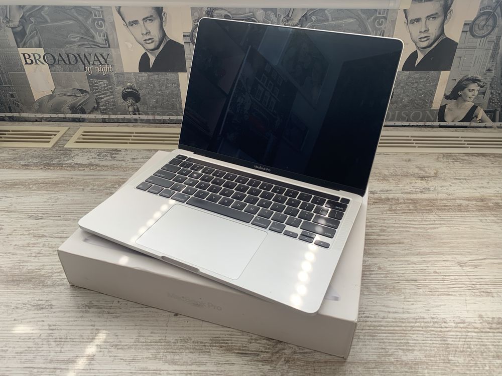 Macbook Pro 13 M1 2021, макбук про 13 м1 с нюансом