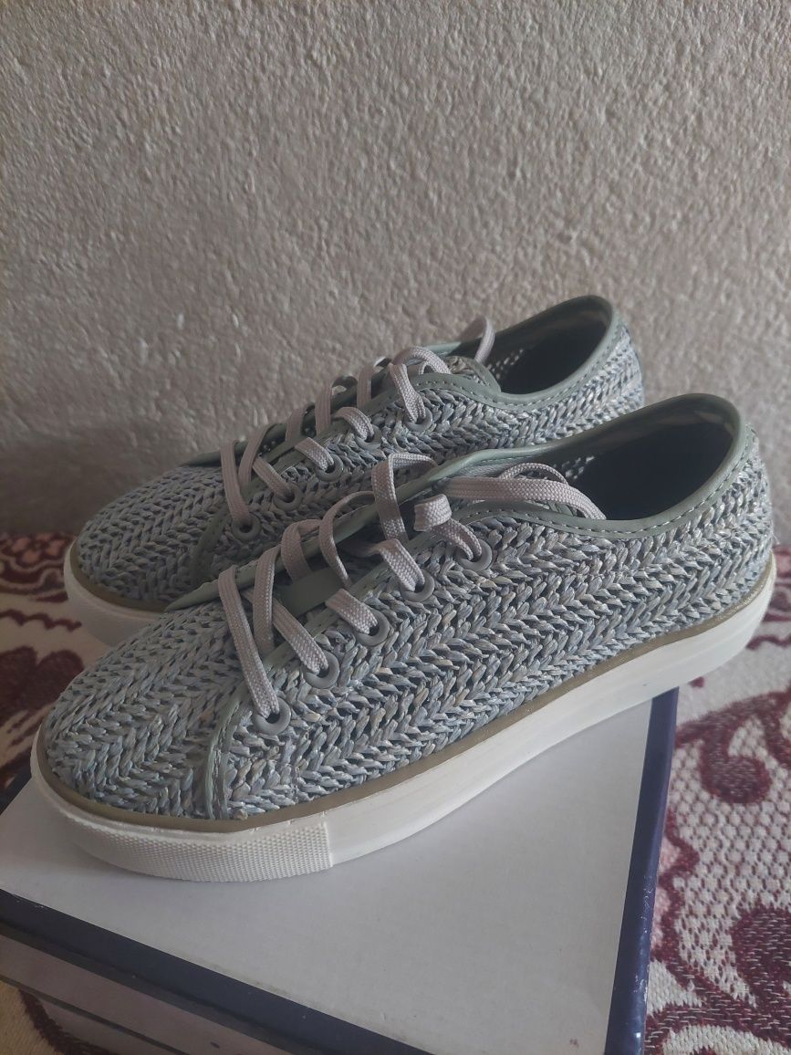 Sapatos com novo