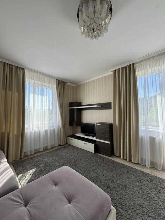 2к з великою кухнею