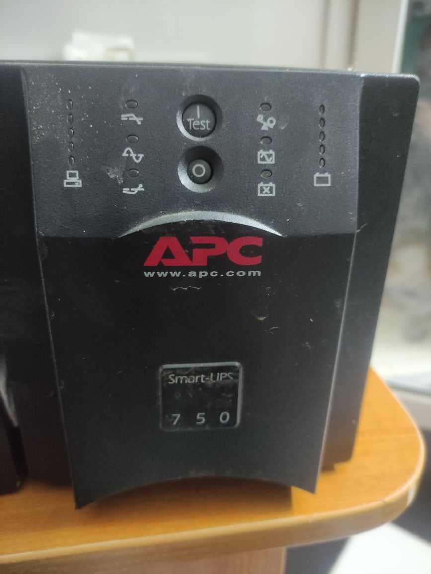 Бесперебойник APC Smart UPS 750.Чистая синусоида