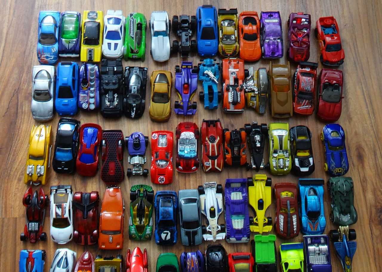 Hot Wheels autka resoraki samochodziki stare PRL  220szt.
