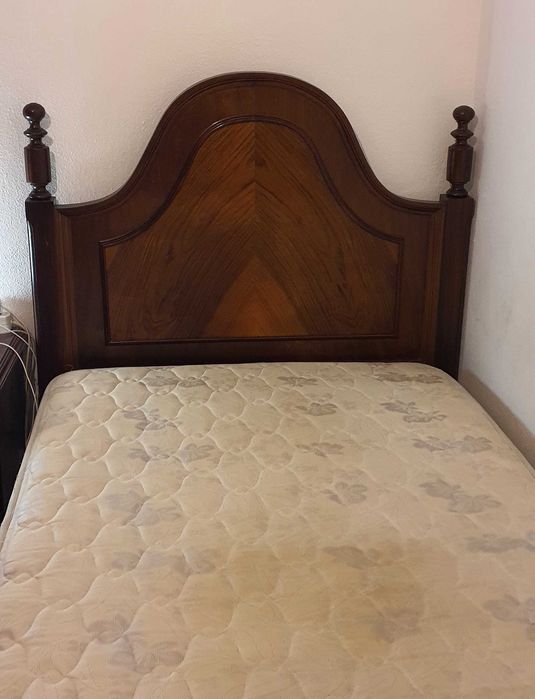 Cama corpo e meio com cómoda / escrevaninha