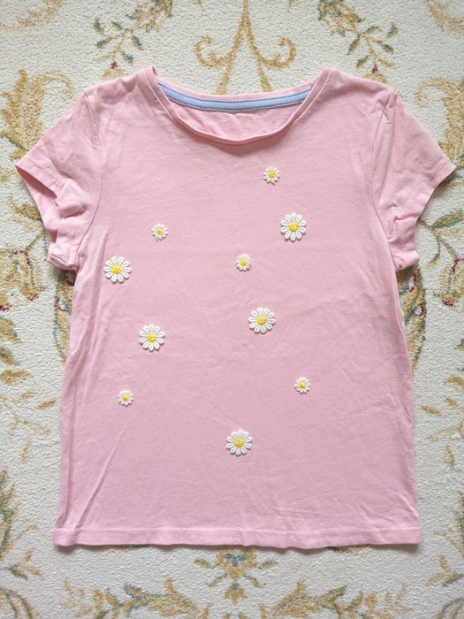Dziewczęca koszulka z krótkim rękawem - róż w stokrotki: rozm. 122