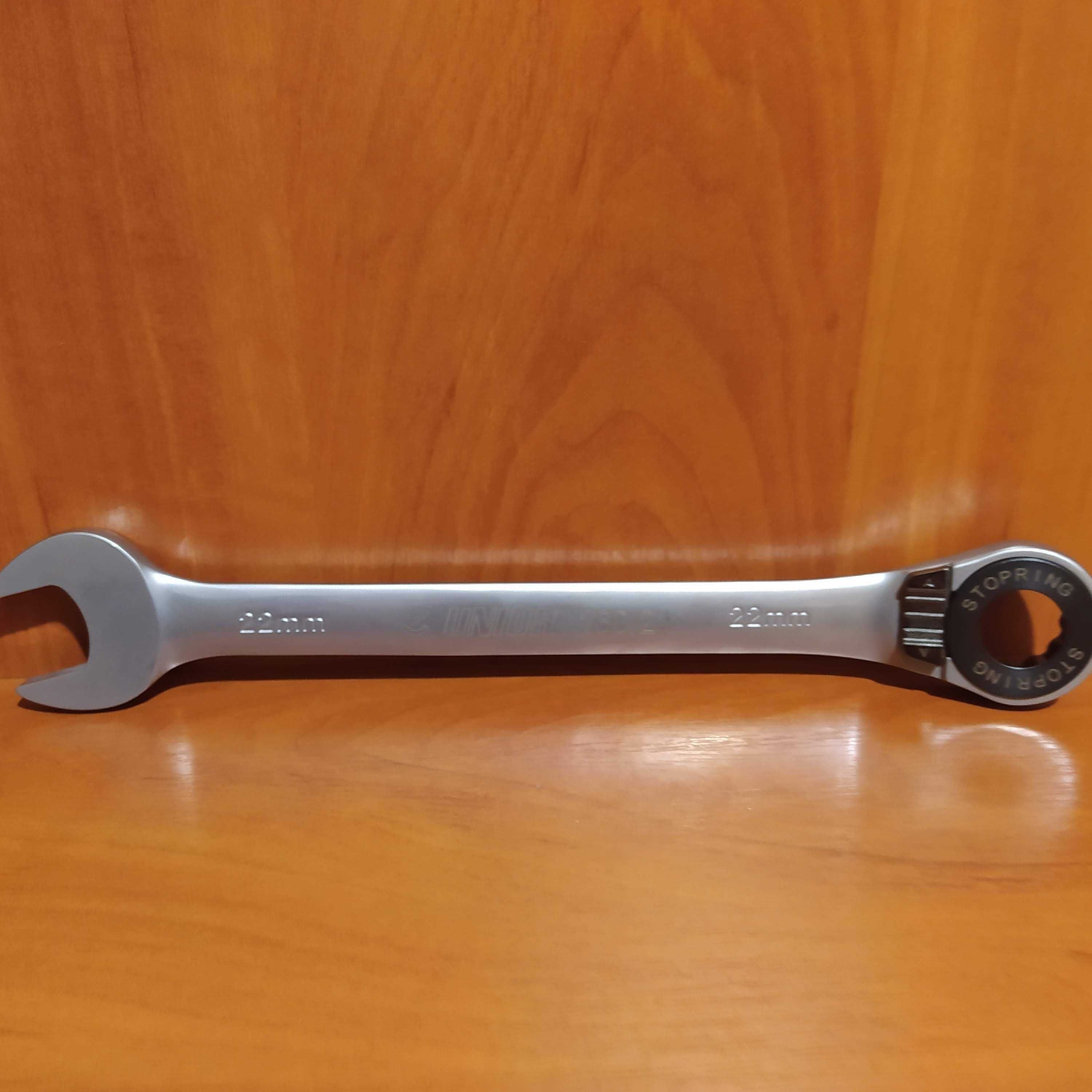 Ключ кований комбінований з тріскачкою UNIOR  (160/2) 22 мм