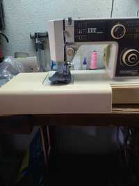 Vendo máquina de costura oliva