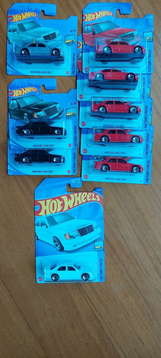 Mercedes hot wheels novo com portes incluídos