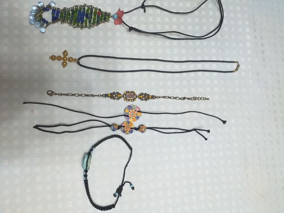 Conjunto de 12 fios e pulseiras