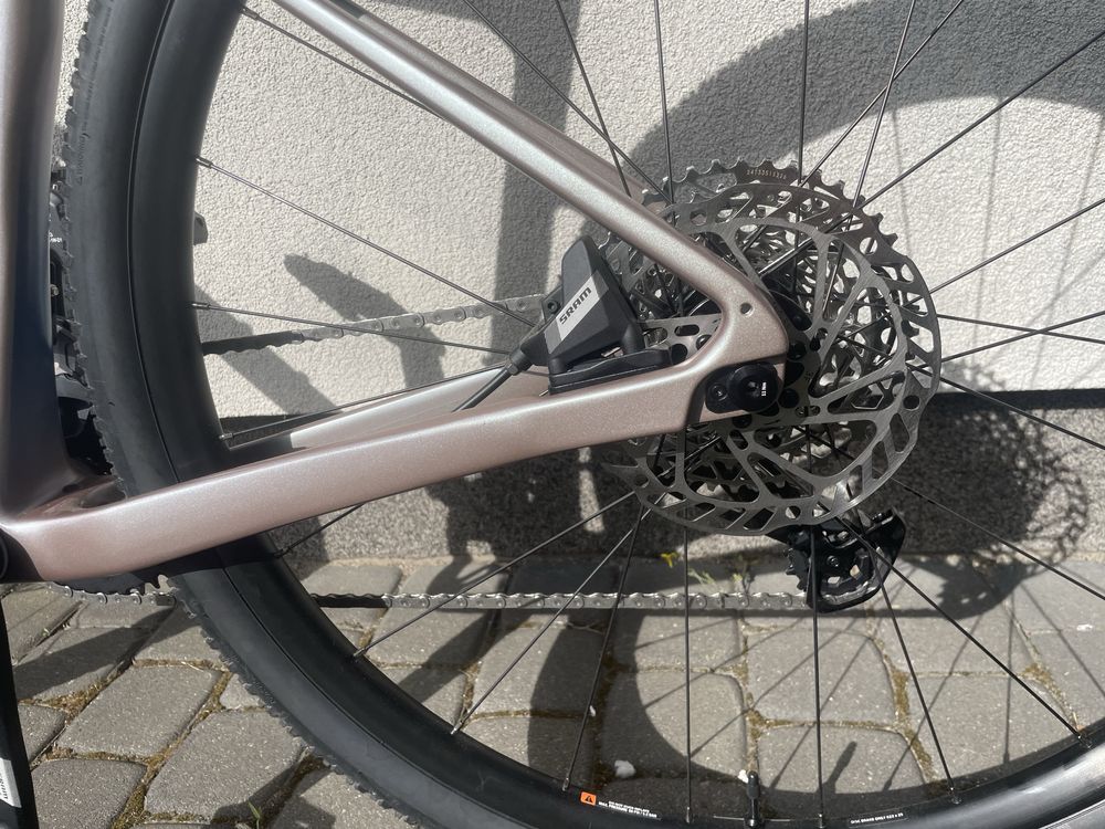 Rower gravel Giant revolt advanced 2024 carbon sram apex