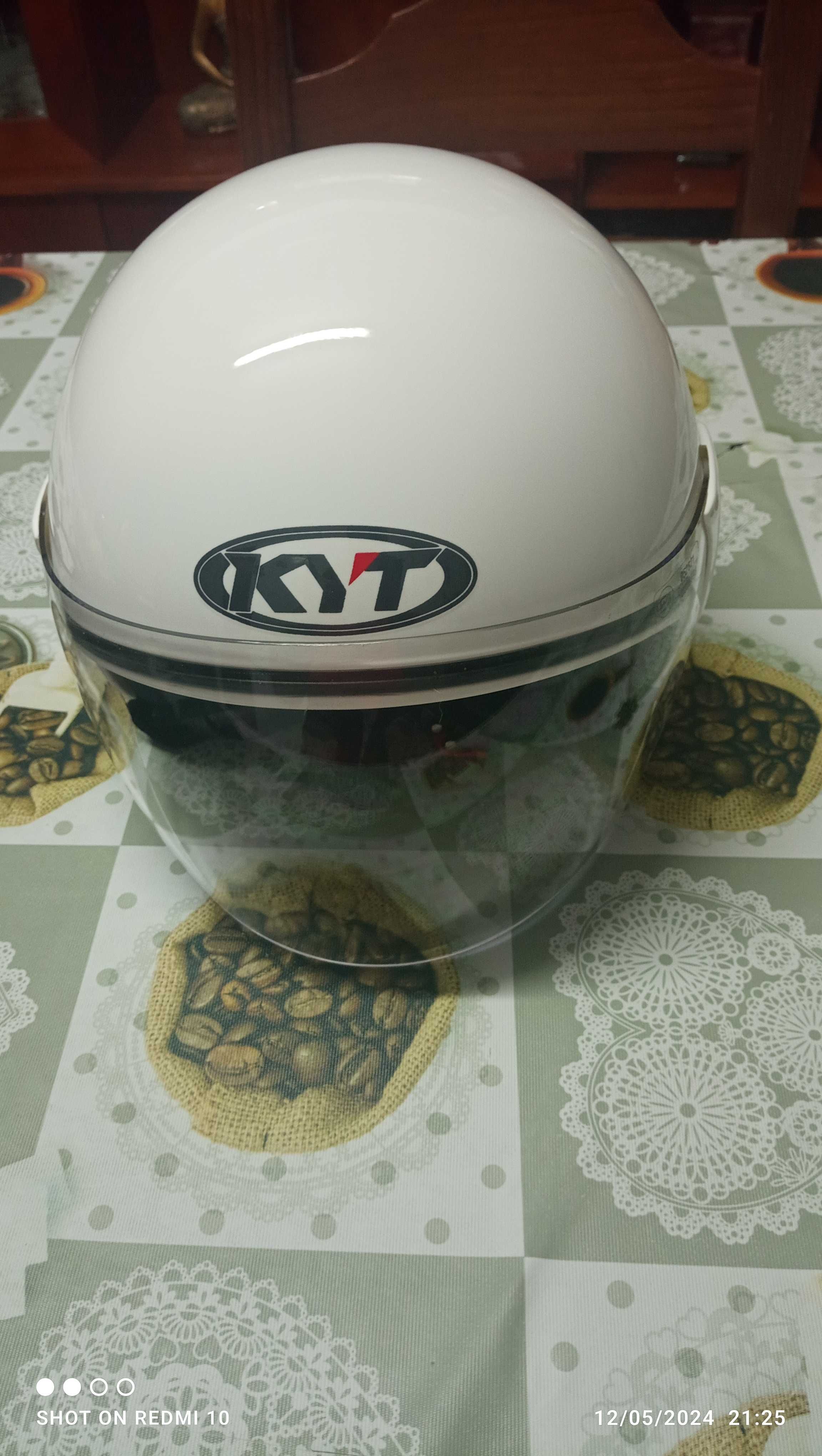 Capacete mota KYT