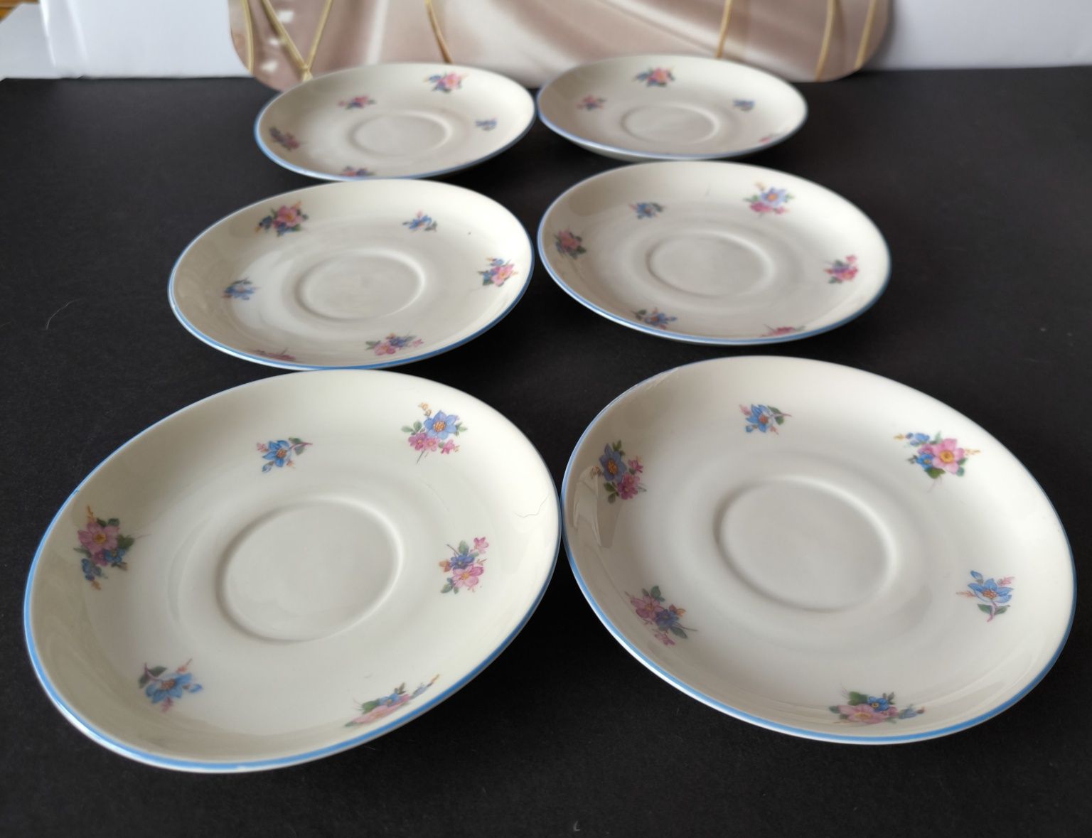 Filiżanki 6 sztuk 260 poj. spodki mlecznik  Konigschelt  porcelana