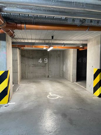 Miejsce postojowe w hali garażowej Poznań Stróżyńskiego 11 / Piątkowo
