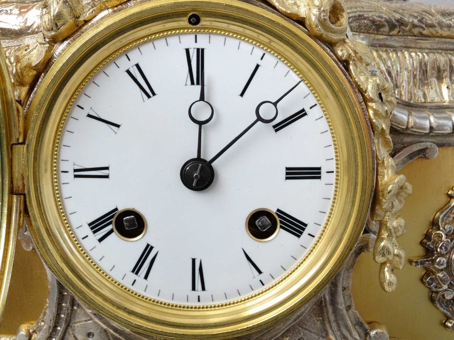 Камінний бронзовий годинник XIX століття в оригінальному срібленні