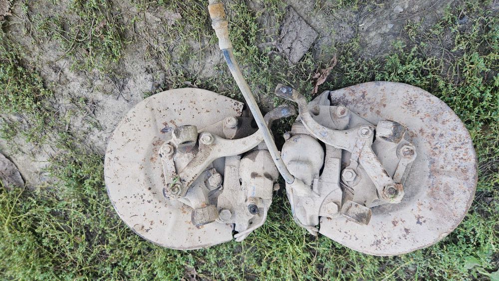 Продам передні ступеці цапфи ваз 2101-2107 супорта поворотні кулаки