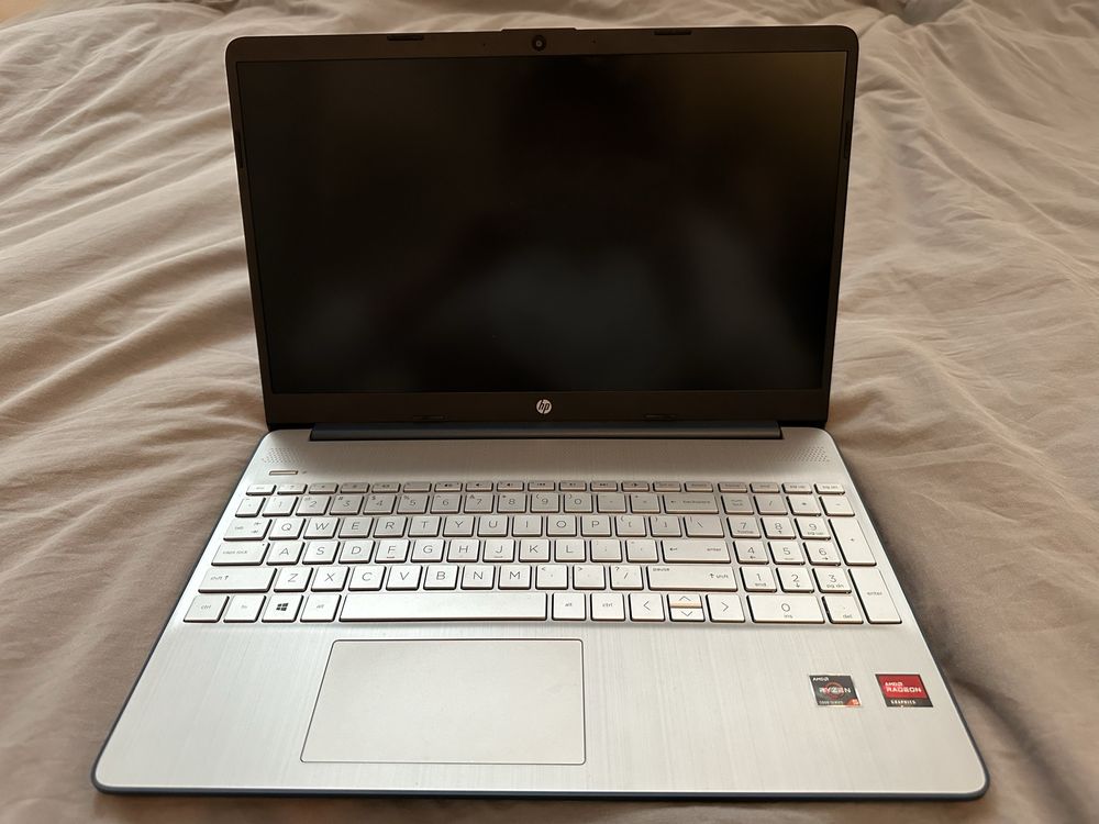 Laptop HP 15     16GB RAM 930 GB (Granatowy)